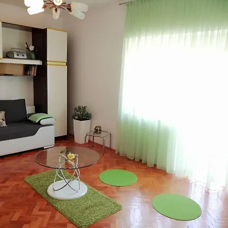 Apartman Ema Apartment