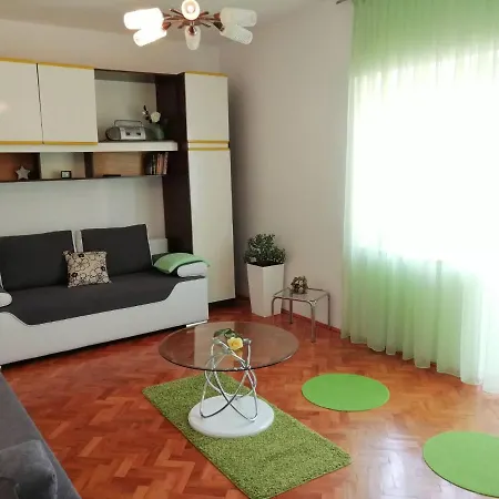 Apartman Ema Apartament *