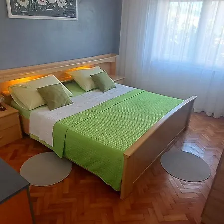 Apartment Apartman Ema *