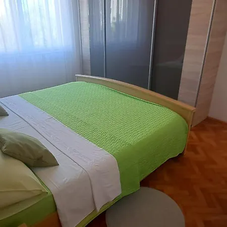 Apartment Apartman Ema