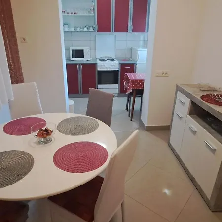 Apartman Ema Apartment