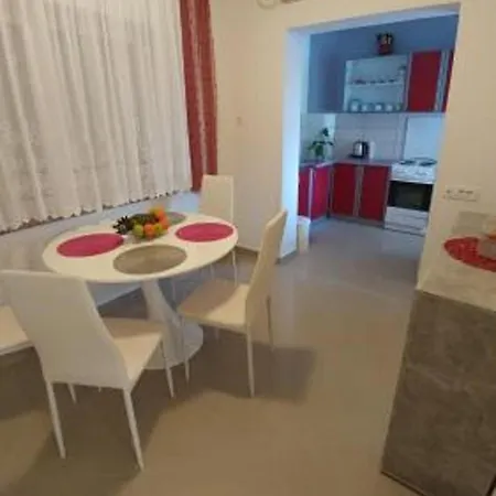Apartman Ema Apartment