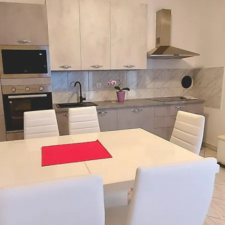Apartment Apartman Ema