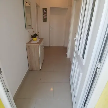 Apartman Ema Apartament *
