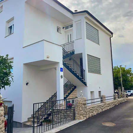 Apartman Ema Apartment
