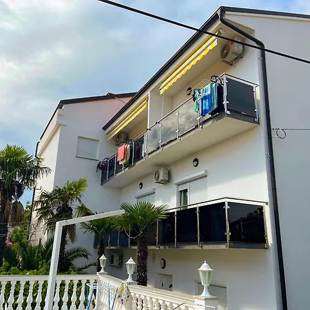 Apartment Apartman Ema Crikvenica