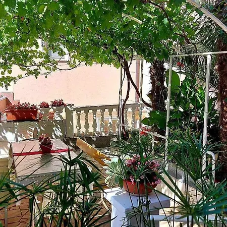 Apartment Apartman Ema