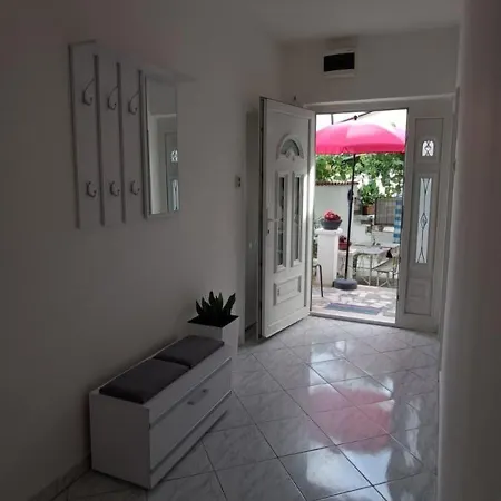 Apartment Apartman Ema
