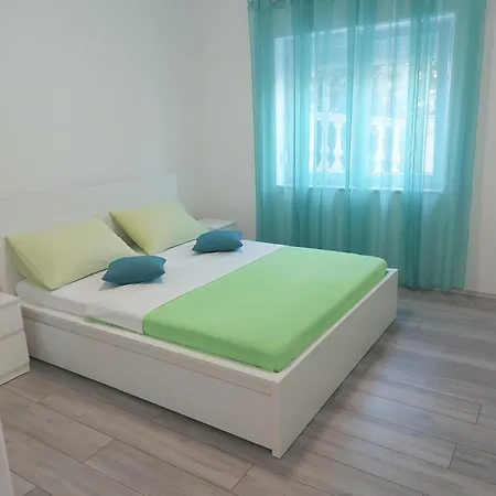 Apartment Apartman Ema