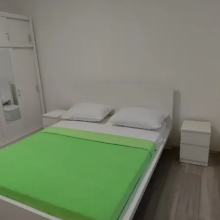 Apartment Apartman Ema