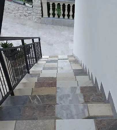 Apartament Ema *