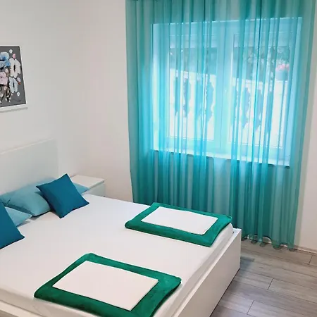 Ema Apartament *